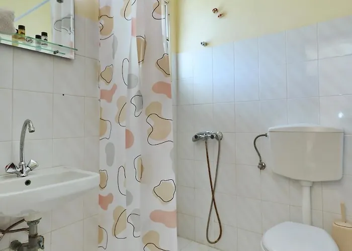 O Ampelonas Toy Kyr Giorgou 2 Ditropo